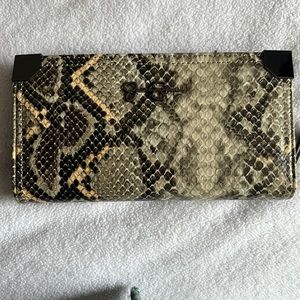 Jessica Simpson wallet